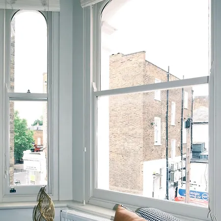 Spacious Duplex Flat West London For Families & Groups Exterior photo
