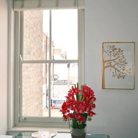 Spacious Duplex Flat West London For Families & Groups Exterior photo